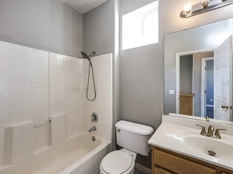 13-photo-Bathroom Full