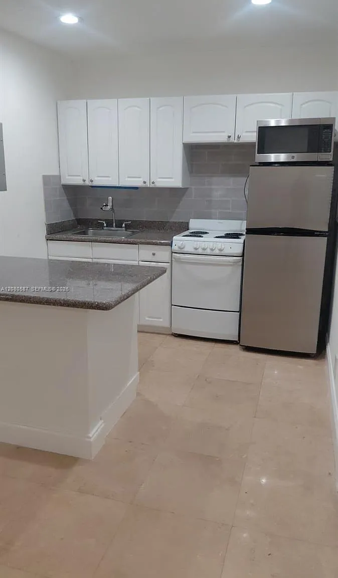 Riverside Breezes Condo — Photo 1