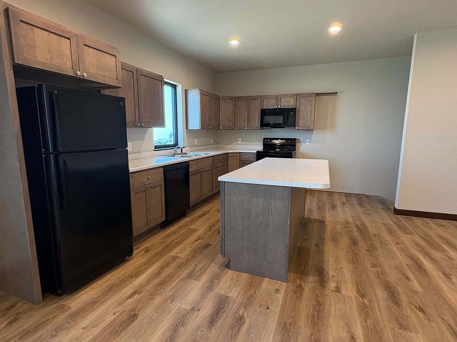 3 bed, $1,850 — Photo 2