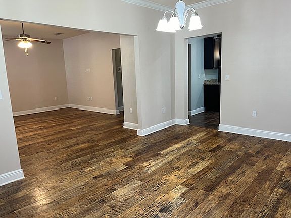 Main Living and Dinning Room
Hardwood Floors