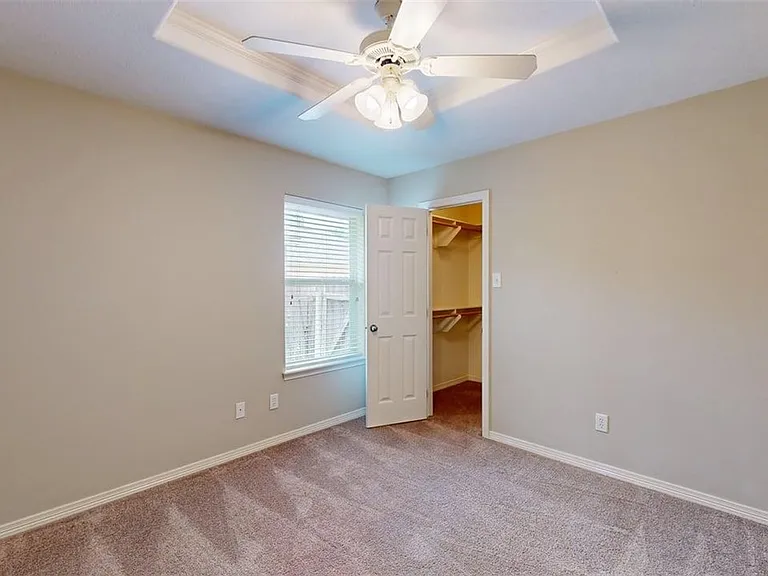 2350 Kendal Green Cir — Photo 16