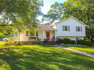800 Forest View Dr, Colonial Heights, VA 23834