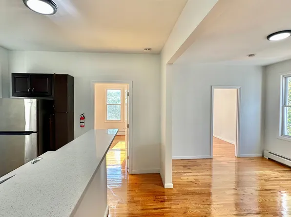 245 Duncan Avenue image 3 of 22