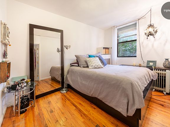 3rd image of 214 E 17th St APT 4