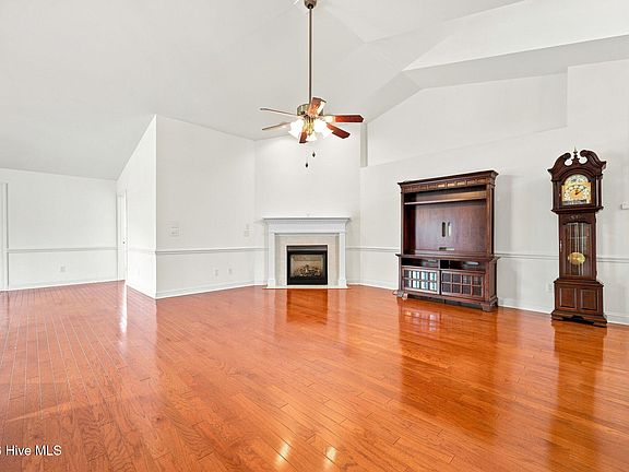 5th image of 3408 Honeysuckle Drive