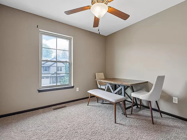 460 Churchill Dr — Photo 6
