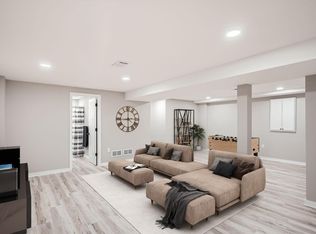 818 Wagon Wheel Trl, Mendota Heights, MN 55120