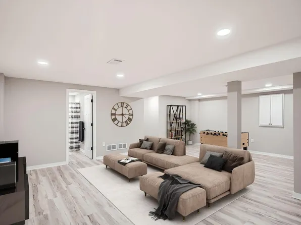 818 Wagon Wheel Trl, Mendota Heights, MN 55120