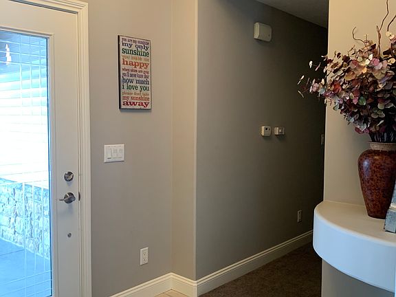 4th image of 57572 Hearthstone Ct