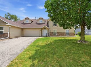 4320 Westchester Dr NE Unit A, Cedar Rapids, IA 52402
