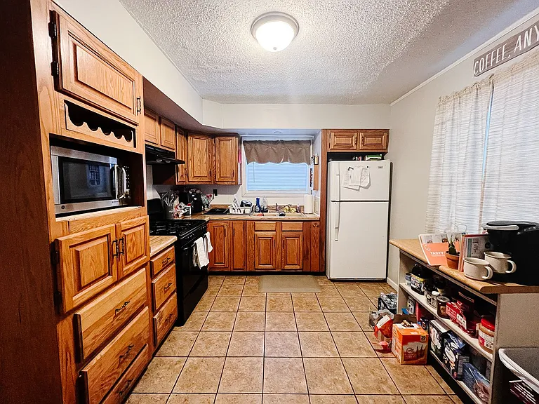 1709 N Ball Ave — Photo 23