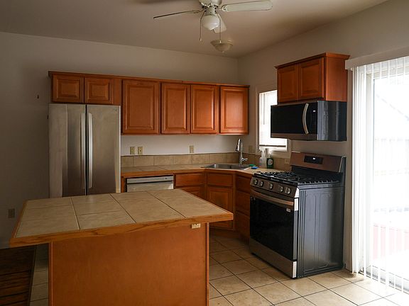 4th image of 123-125 Franklin St #123
