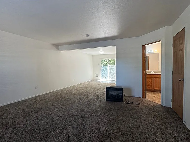 1512 Brook Ct — Photo 5