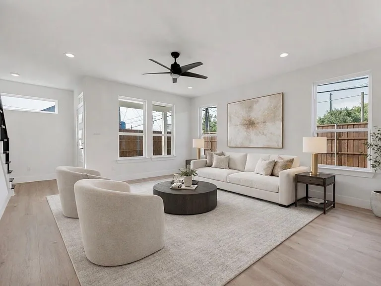 2330 Fairfax Dr — Photo 21