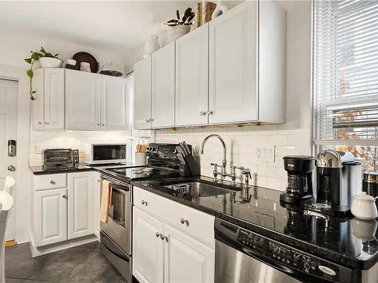 33 Marsh St — Photo 6