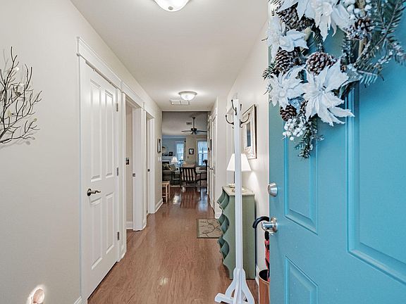3rd image of 17 Granny Smith Court #17