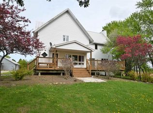 7327 Pleasant View Rd, Greenleaf, WI 54126