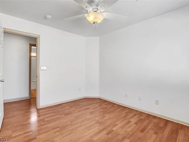 11030 Vasari Ct — Photo 32