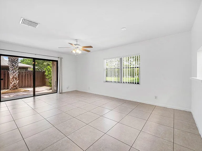 16422 Straw Way — Photo 10