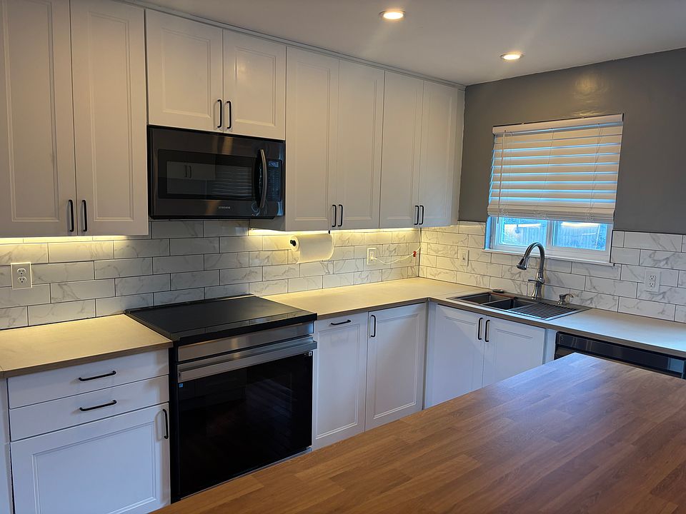 modern day chef''s kitchen