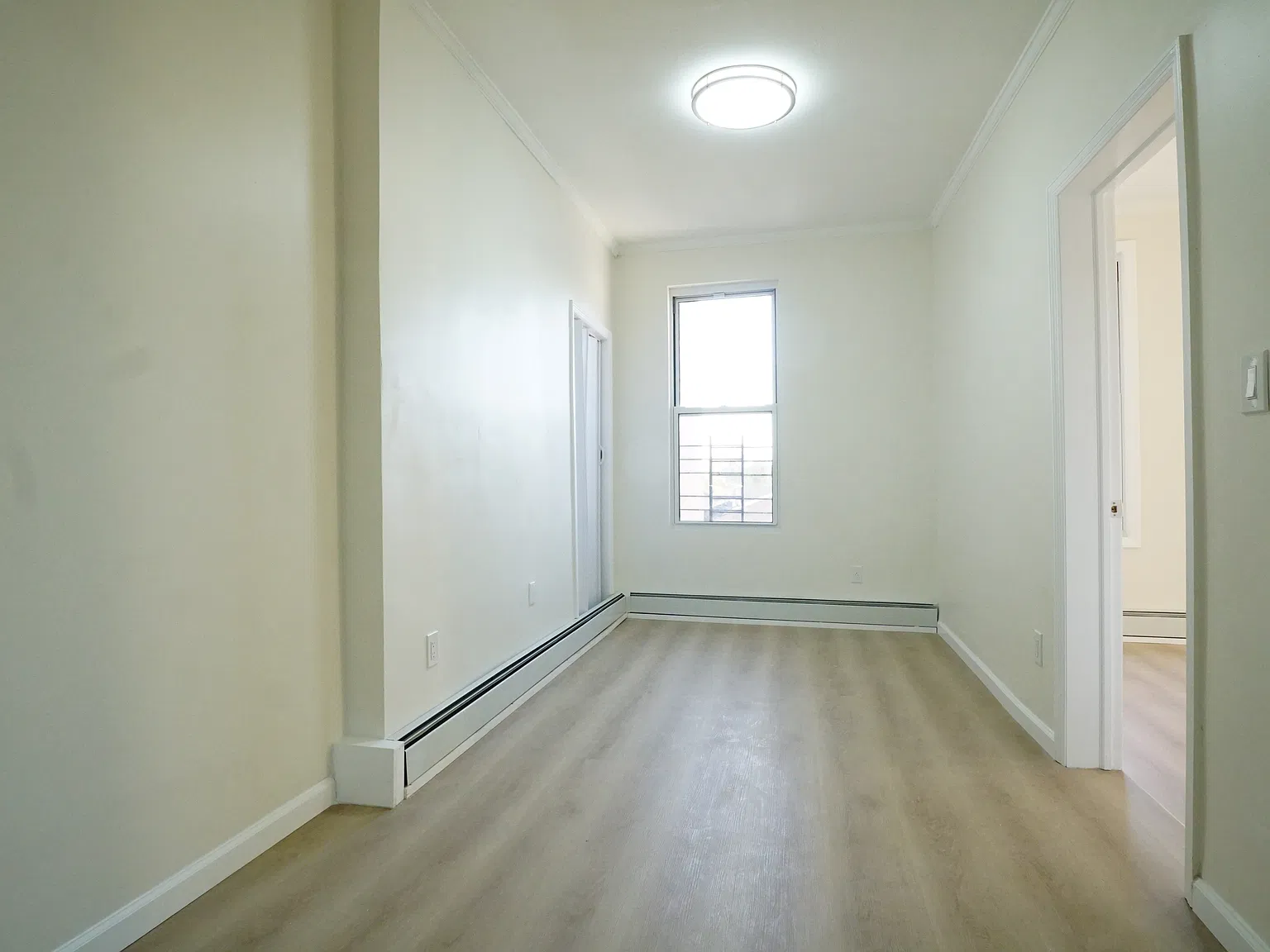 3 bed, 1100 sqft, $3,000 — Photo 4