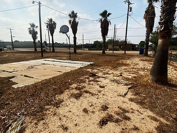 4th image of 900 S Emerson Ave