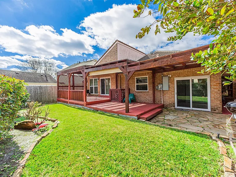 1319 Ambergate Dr — Photo 5