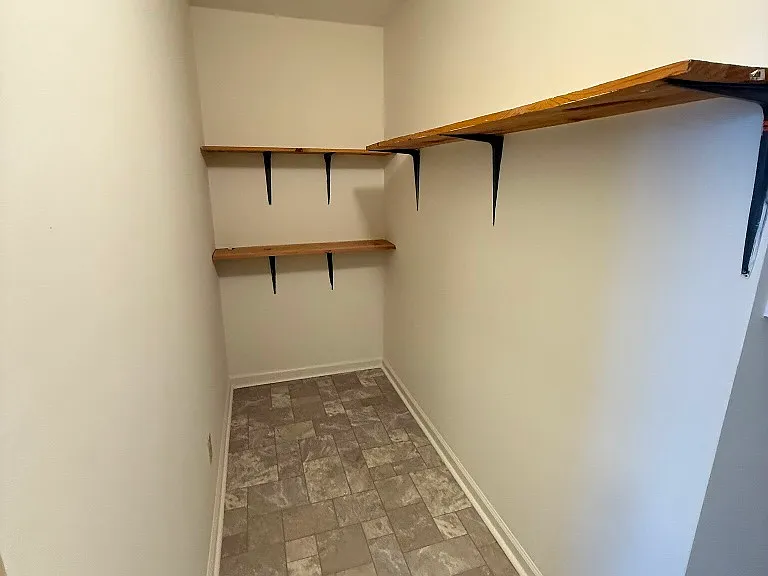 104 W Victoria Ct #F — Photo 11