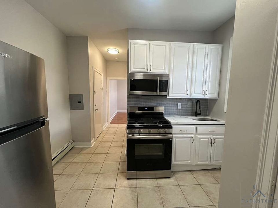 1st image of 16 Wright Ave #8