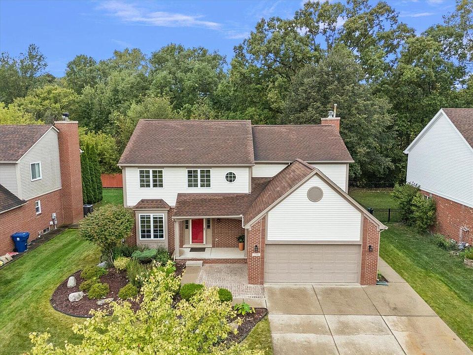 1st image of 730 Pheasant Woods Dr