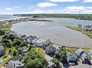 49 Bay St, Hull, MA 02045