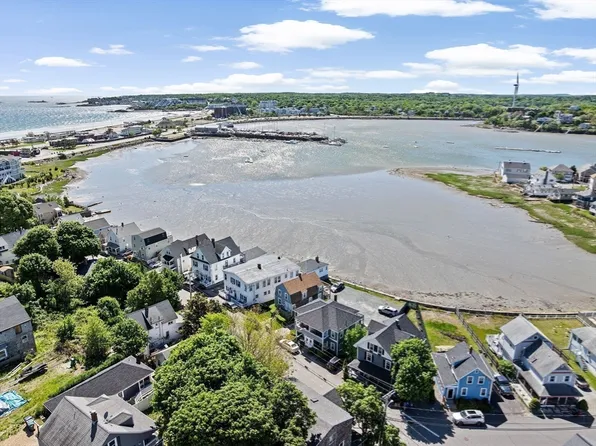 49 Bay St, Hull, MA 02045