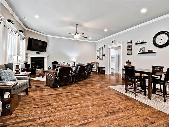 5th image of 6002 W Sommerset St