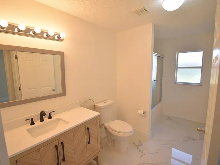 2198 SW Cameo Blvd — Photo 10