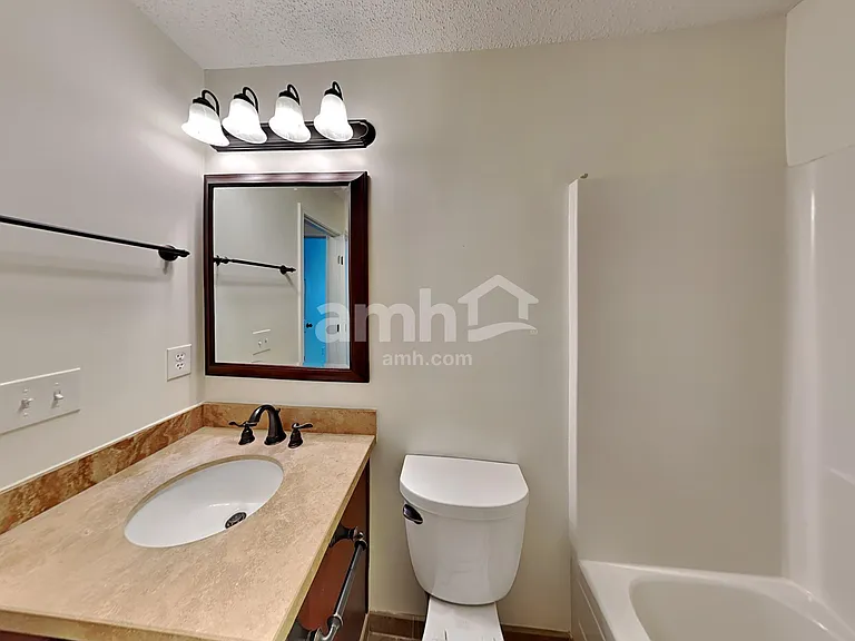 131 Hidden Creek Dr — Photo 16