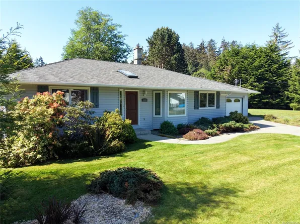 1588 Whiffin Spit Rd, Sooke, BC V9Z 0T4
