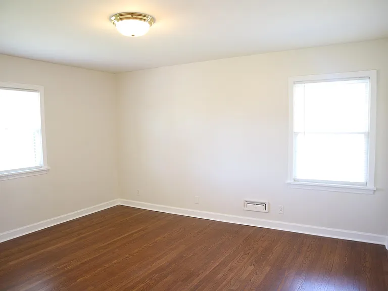 2331 Thornhill Rd — Photo 31