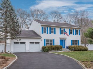 3 Dorfer Ln, Nesconset, NY 11767