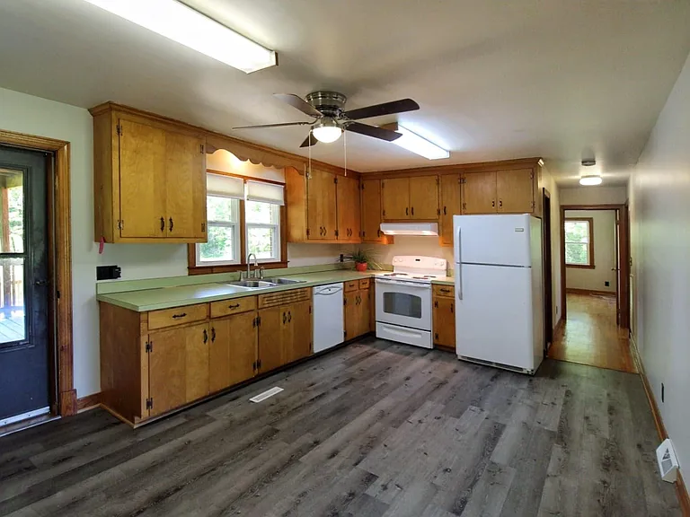 2441 Indian Creek Rd — Photo 8