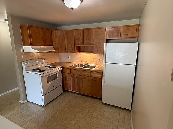 2nd image of 568 S Transit St #2