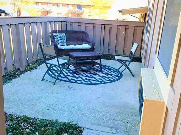2nd image of 5076 Foxwood Pl #17