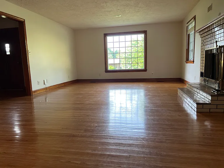 335 Smith St — Photo 22