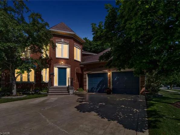 6672 Mockingbird Ln, Mississauga, ON L5N 5K1