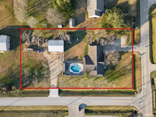 1840 Caroline St, Dickinson, TX 77539