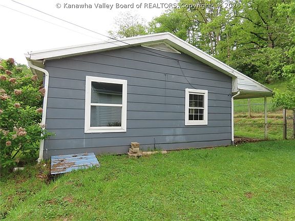 4th image of 764 Fudges Creek Rd