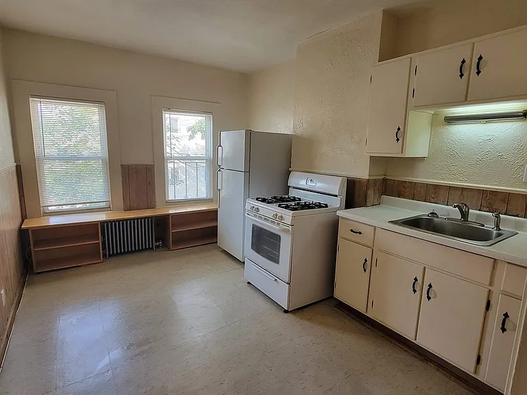 155 Pearl St #2 — Photo 6