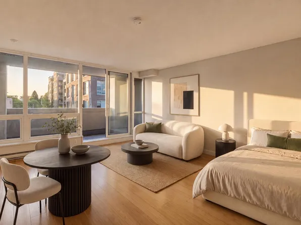 718 Main St #410, Vancouver, BC V6A 0B1