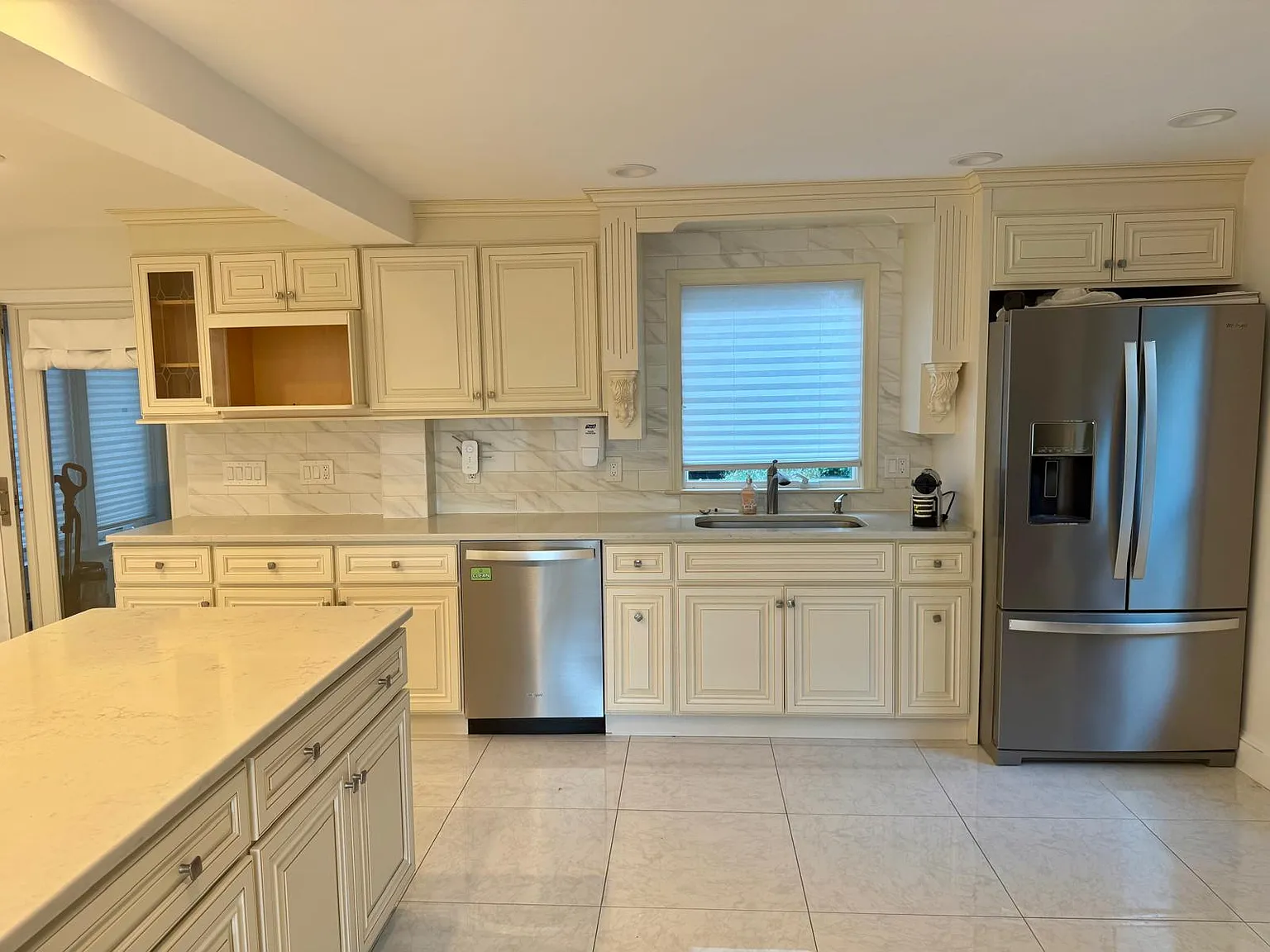 2 bed, 1150 sqft, $3,400 — Photo 4
