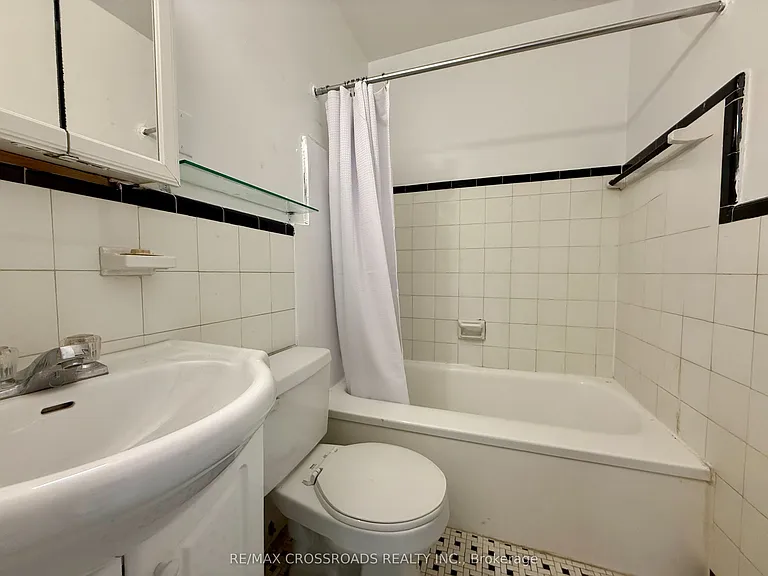 2770 Yonge St #311 — Photo 5