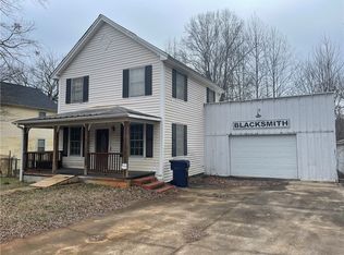 621 Broadway St, Newry, SC 29665